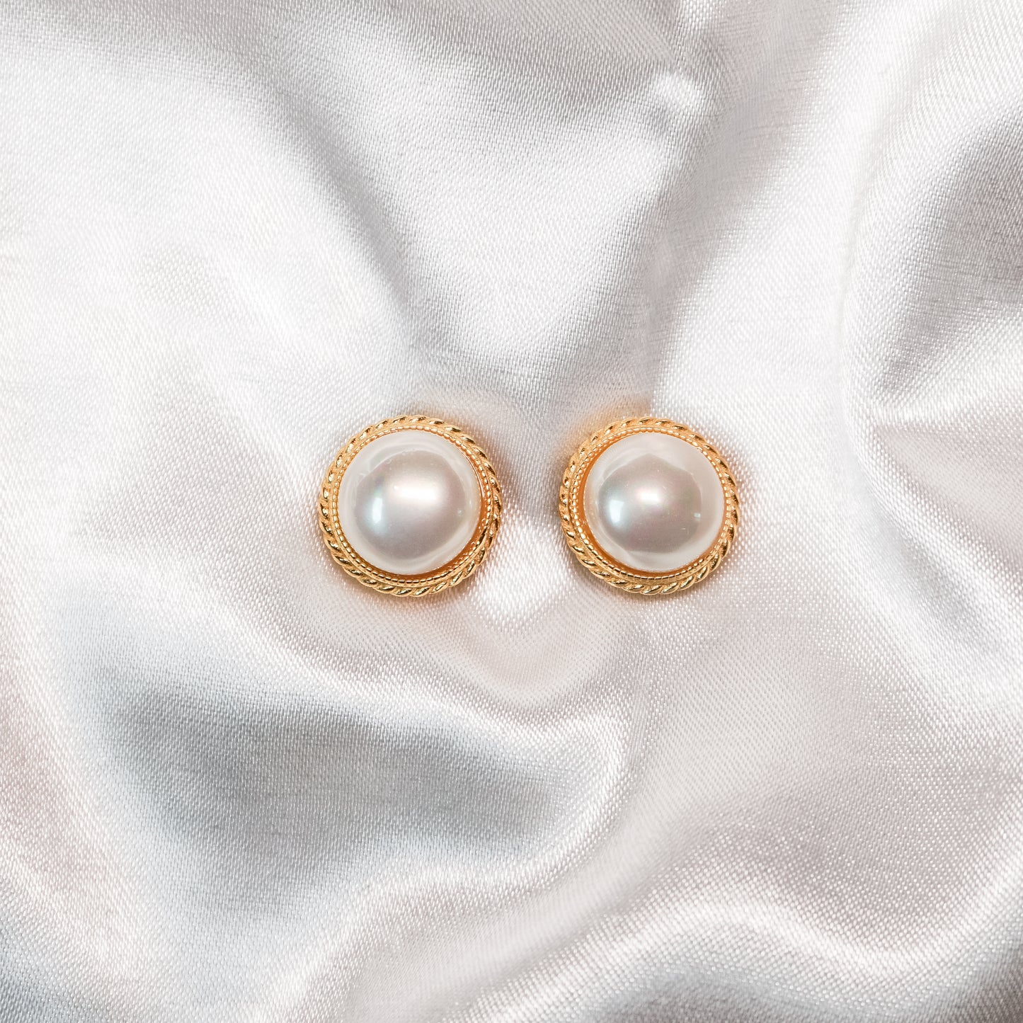 Mia Pearl Earrings