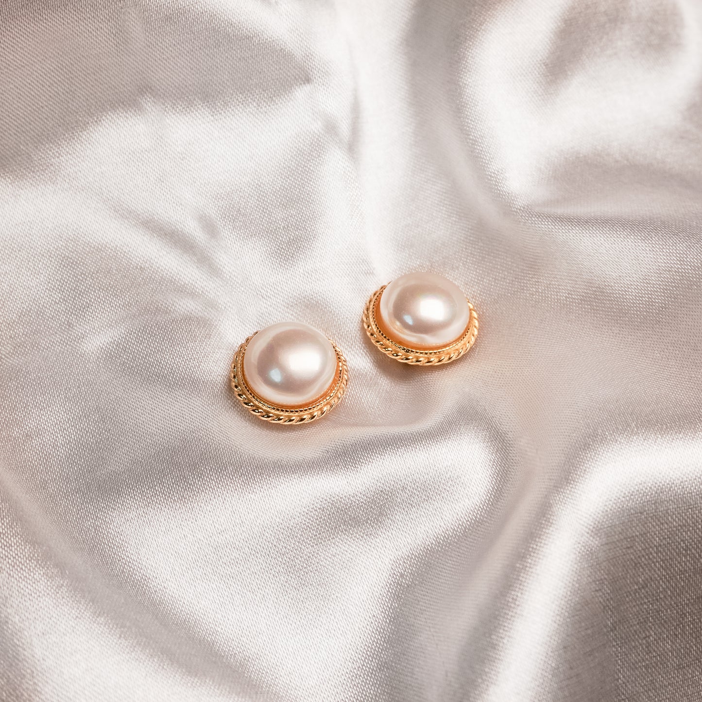 Mia Pearl Earrings